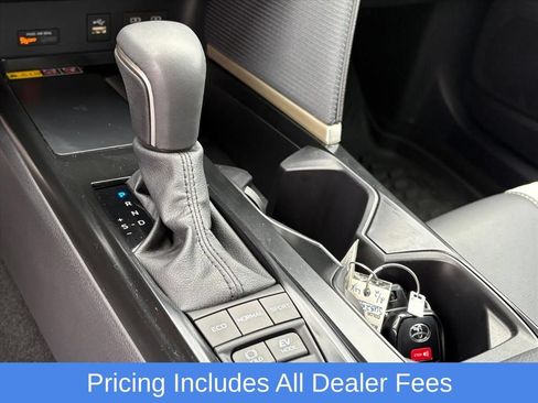 Used 2025 Toyota Camry SE w/ Convenience Package AWD/4WD image 25
