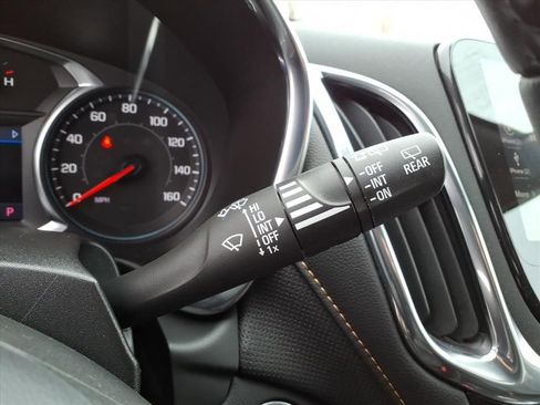 Used 2022 Chevrolet Equinox Premier image 23