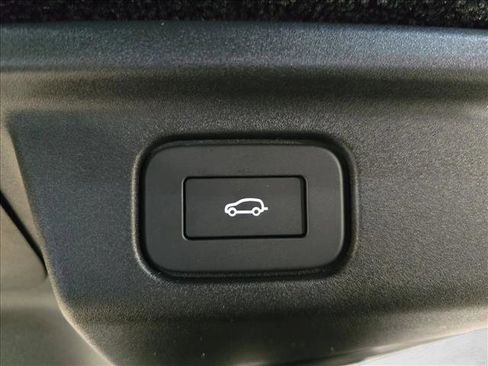 New 2026 Land Rover Range Rover SE image 14