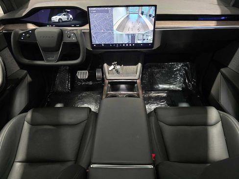 Used 2023 Tesla Model X image 19
