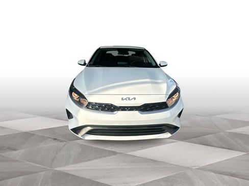 Used 2023 Kia Forte LX FWD image 3