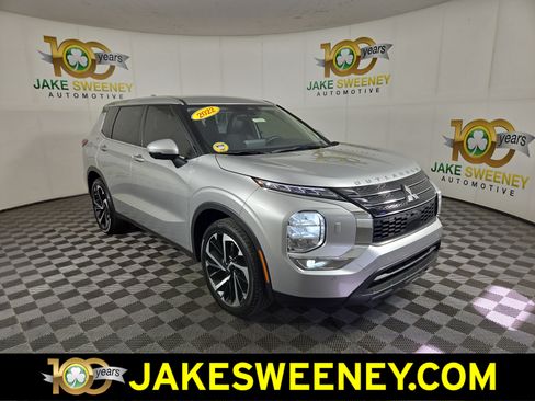 Used 2022 Mitsubishi Outlander SE AWD/4WD image 1