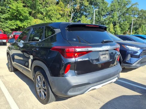 Used 2022 Kia Seltos LX AWD/4WD image 2