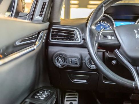 Used 2018 Maserati Ghibli GranSport image 28