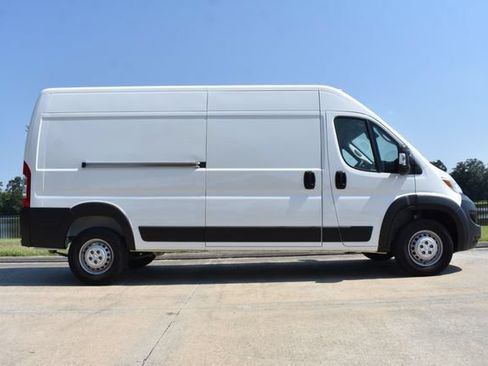 Used 2024 RAM ProMaster 2500 w/ Power Group FWD image 3