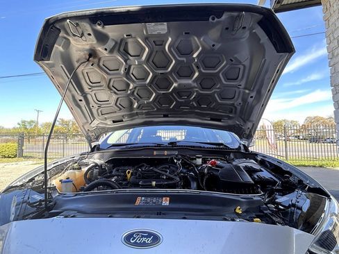 Used 2018 Ford Fusion SE FWD image 32