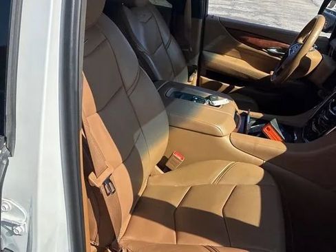 Used 2017 Cadillac Escalade Platinum AWD/4WD image 21