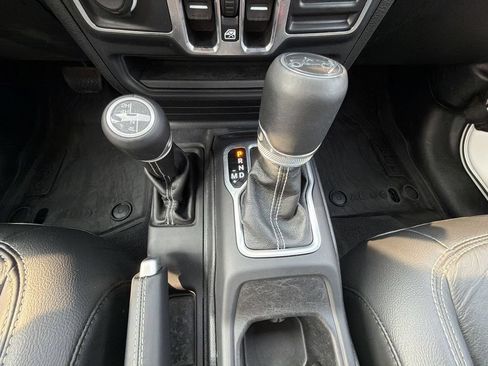 Used 2018 Jeep Wrangler Unlimited Sahara AWD/4WD image 25