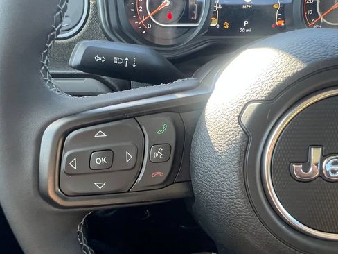 New 2026 Jeep Gladiator Willys AWD/4WD image 18