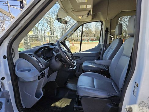 Used 2018 Ford Transit 350 XL image 18