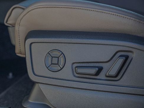 New 2025 Audi Q5 Premium Plus image 17