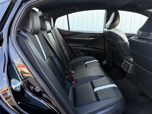 Used 2025 Toyota Camry SE FWD image 32