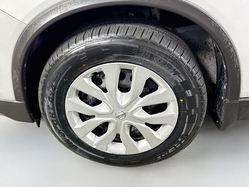 Used 2019 Nissan Rogue S AWD/4WD image 31