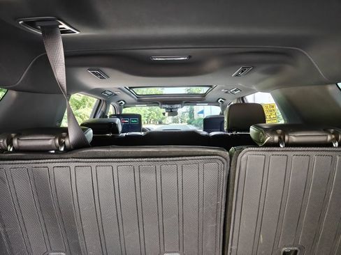 Used 2023 Chevrolet Suburban Premier w/ Premium Package AWD/4WD image 42