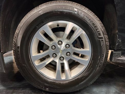 Used 2019 Chevrolet Suburban LS image 27