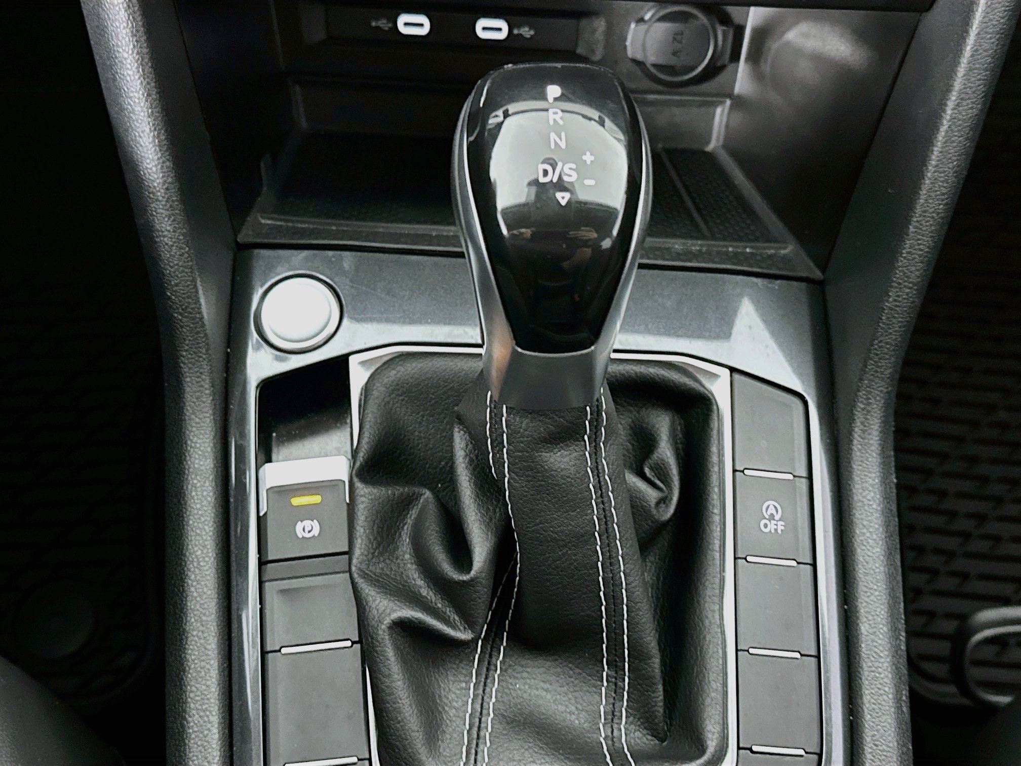 Used 2023 Volkswagen Tiguan SE FWD image 25