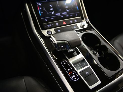 Used 2022 Audi Q7 Premium w/ Convenience Package image 14