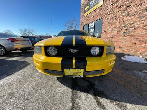 Used 2005 Ford Mustang GT Premium image 10