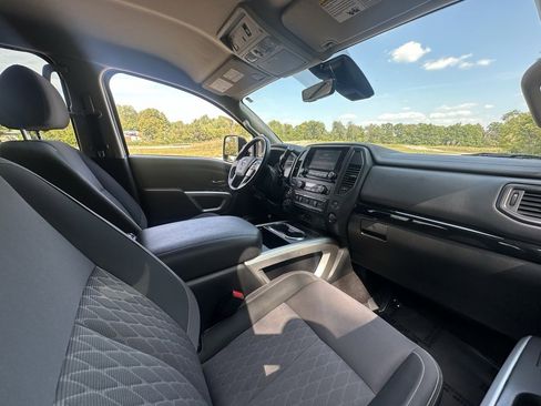 Used 2023 Nissan Titan SV w/ SV Convenience Package image 21