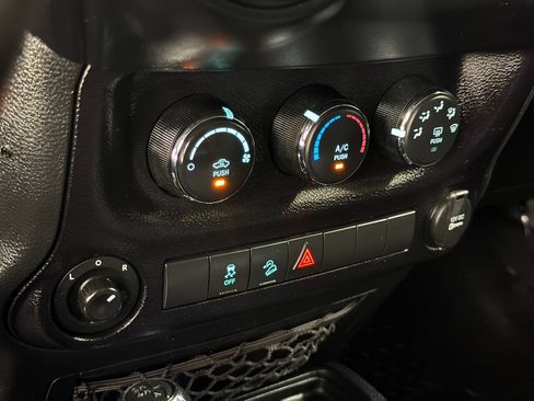 Used 2016 Jeep Wrangler Unlimited Sport w/ Quick Order Package 24S AWD/4WD image 50