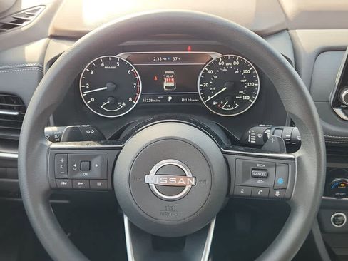 Used 2023 Nissan Rogue SV image 16