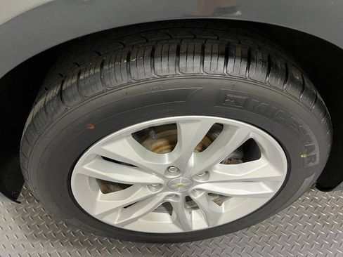 Used 2017 Chevrolet Malibu LT FWD image 9