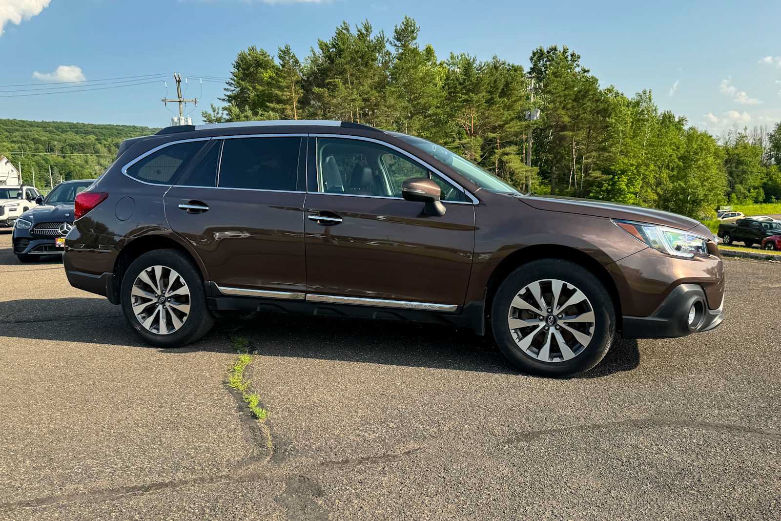 Used 2019 Subaru Outback 2.5i Touring AWD/4WD image 2