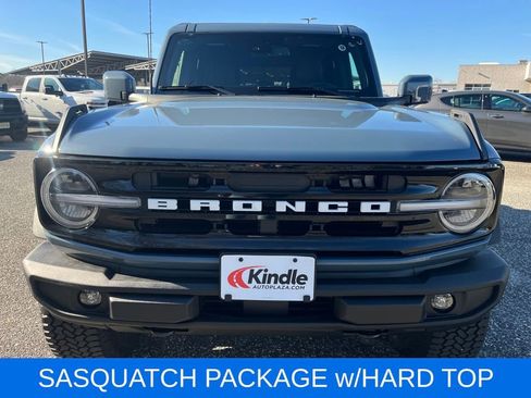 New 2025 Ford Bronco Outer Banks w/ Sasquatch Package image 2