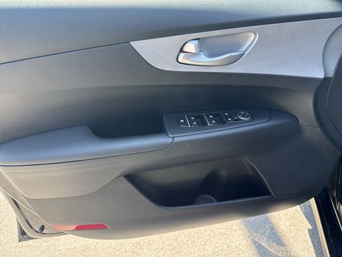 Certified 2024 Kia Forte LXS w/ LXS Technology Package FWD image 15