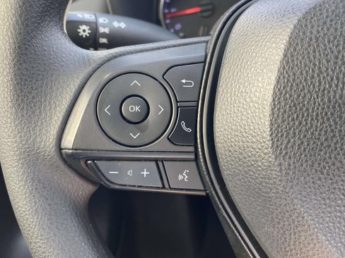 Used 2022 Toyota RAV4 LE FWD image 20