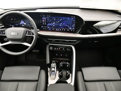 Used 2025 Audi Q5 Premium Plus w/ Premium Plus AWD/4WD image 20