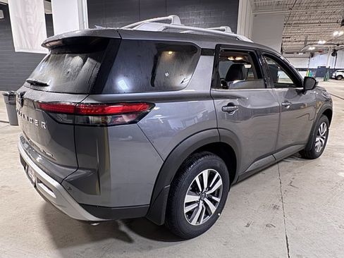 New 2025 Nissan Pathfinder SL image 10