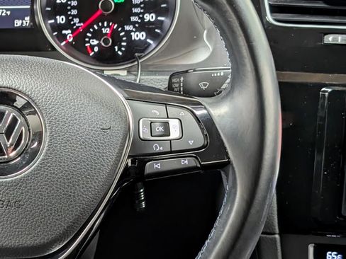 Used 2015 Volkswagen e-Golf SEL Premium FWD image 31