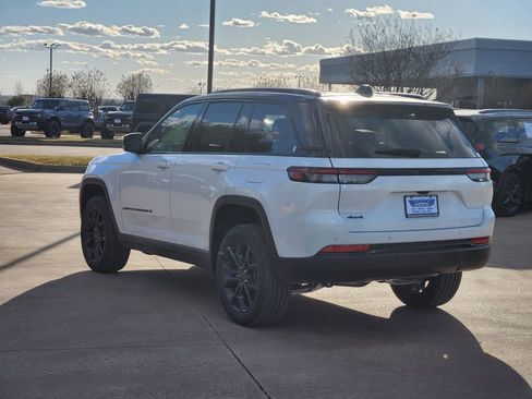 New 2025 Jeep Grand Cherokee Limited image 3