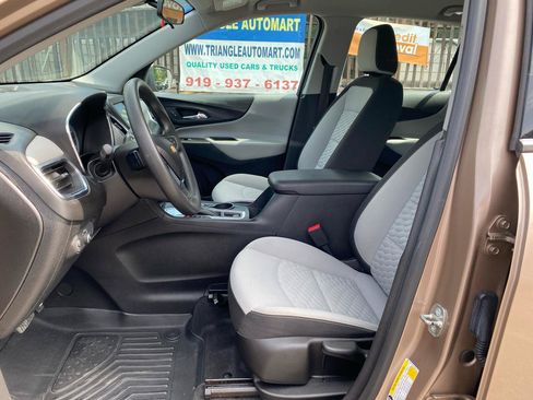 Used 2018 Chevrolet Equinox LS FWD image 11