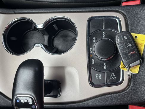 Used 2014 Jeep Grand Cherokee Limited AWD/4WD image 15