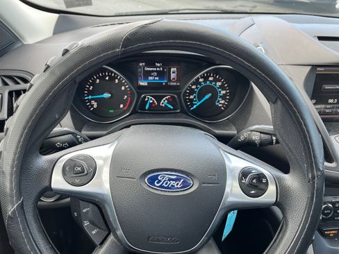 Used 2015 Ford Escape SE w/ SE Chrome Package image 19