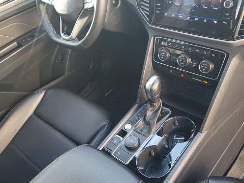 Used 2022 Volkswagen Atlas Cross Sport SE image 7
