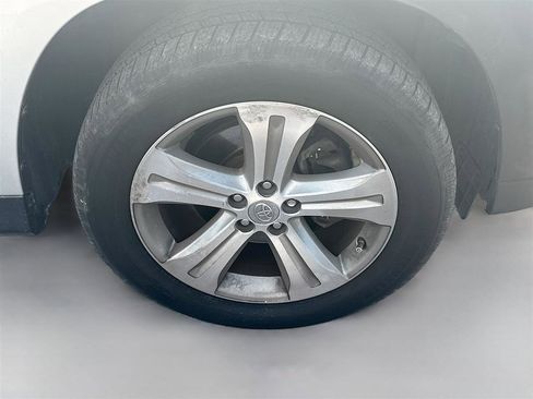 Used 2012 Toyota Highlander Limited w/ Tow Pkg image 27