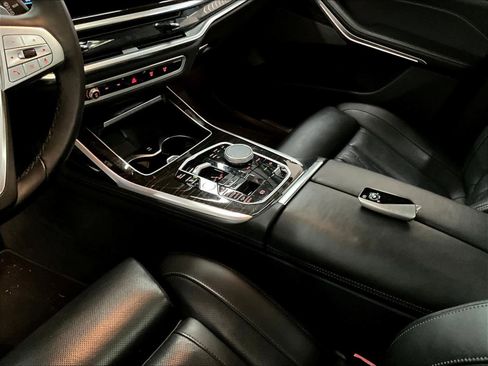 Used 2025 BMW X7 xDrive40i image 18