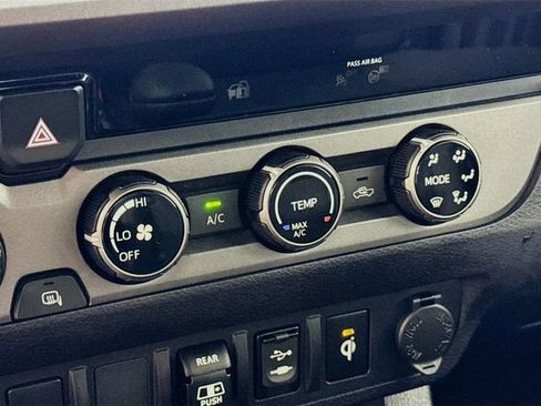 Used 2018 Toyota Tacoma TRD Off-Road image 25