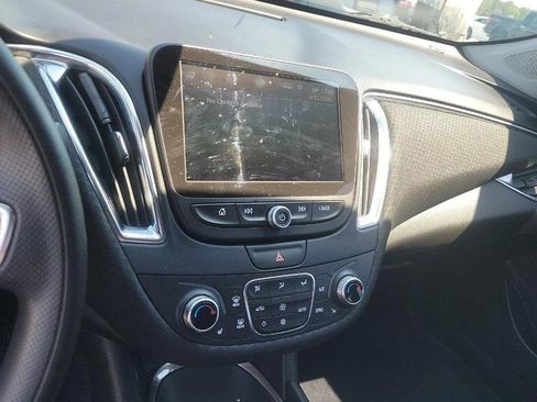 Used 2019 Chevrolet Malibu LT FWD image 15