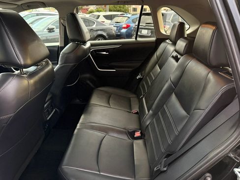 Used 2019 Toyota RAV4 XLE Premium w/ Cold Weather Package AWD/4WD image 16
