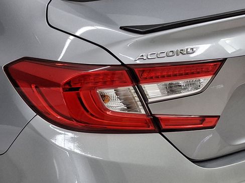 Used 2021 Honda Accord Sport image 11