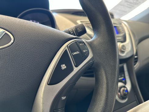 Used 2012 Hyundai Elantra GLS w/ Preferred Pkg 3 image 40