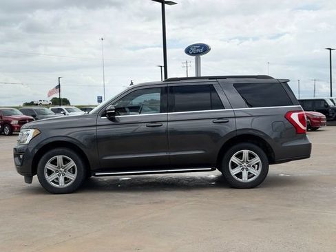 Used 2019 Ford Expedition XLT w/ Equipment Group 202A RWD image 4