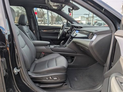 Used 2024 Cadillac XT6 Sport w/ Technology Package image 9