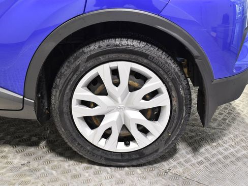 Used 2020 Toyota C-HR LE image 36