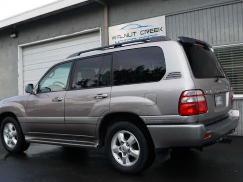 Used 2004 Toyota Land Cruiser image 18