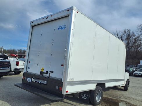 New 2025 GMC Savana 3500 Extended w/ Power Convenience Package image 18